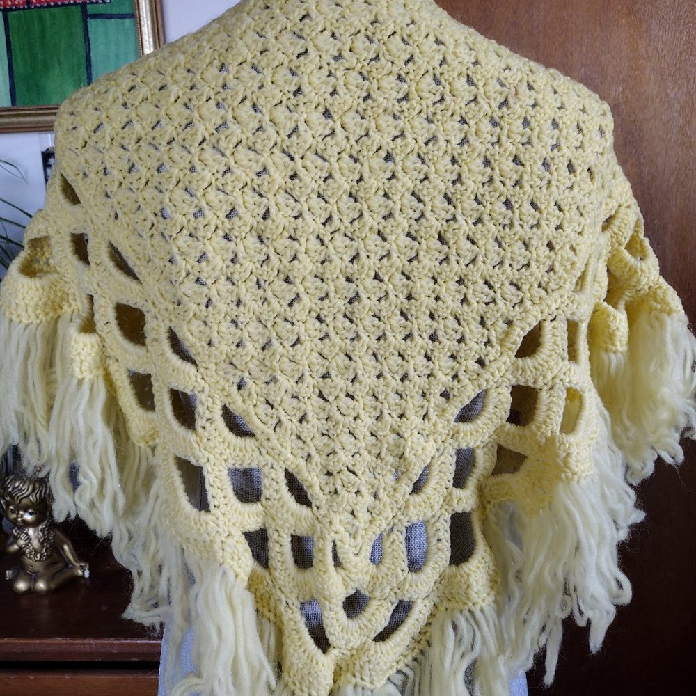Women's Vintage 70's Boho Hippie Retro Handmade Crochet Shawl - Picture 4 of 5